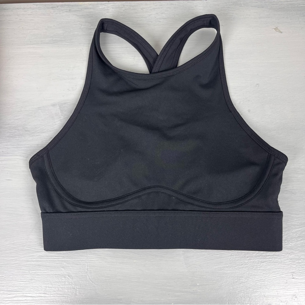 Fabletics Black Blare Cross Back Medium Impact Sports Bra Size Small Workout